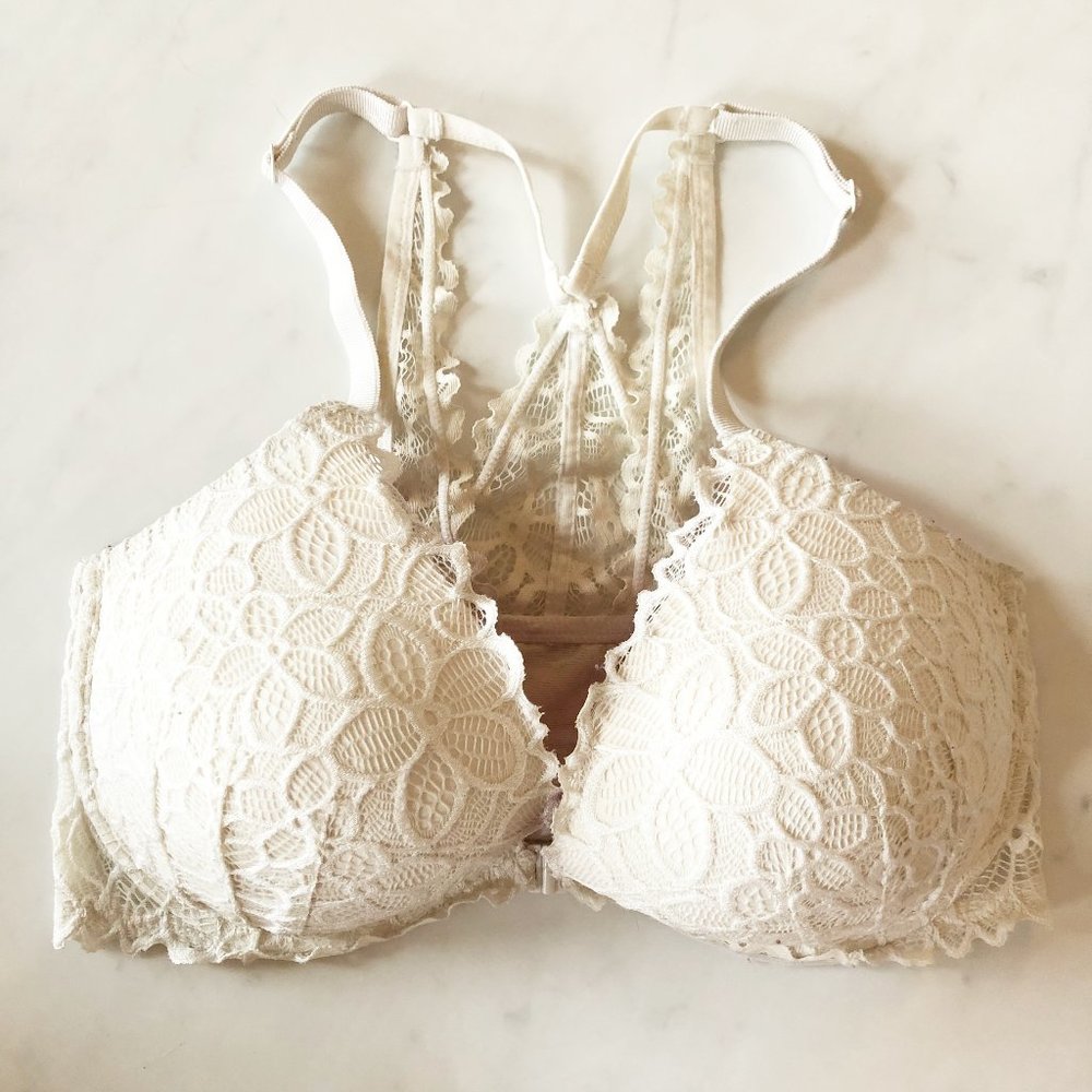 PINK White Lace Front Clasp Plunge Bra